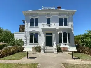 Commercial historical building restoration painting services for City of San Ramon Historical Glass House Museum Lead Paint Project in San Ramon, CA